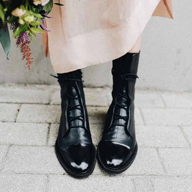 damen-schwarz-boots-flach