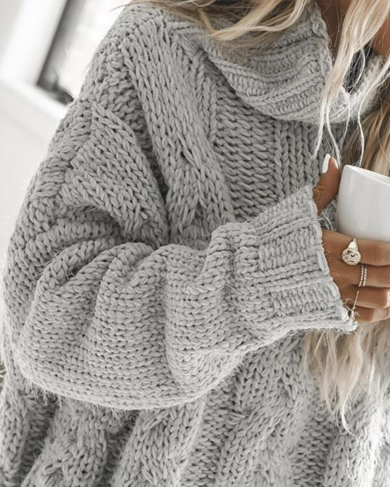 damen-weißer-rollkragenpullover-ausgefallene