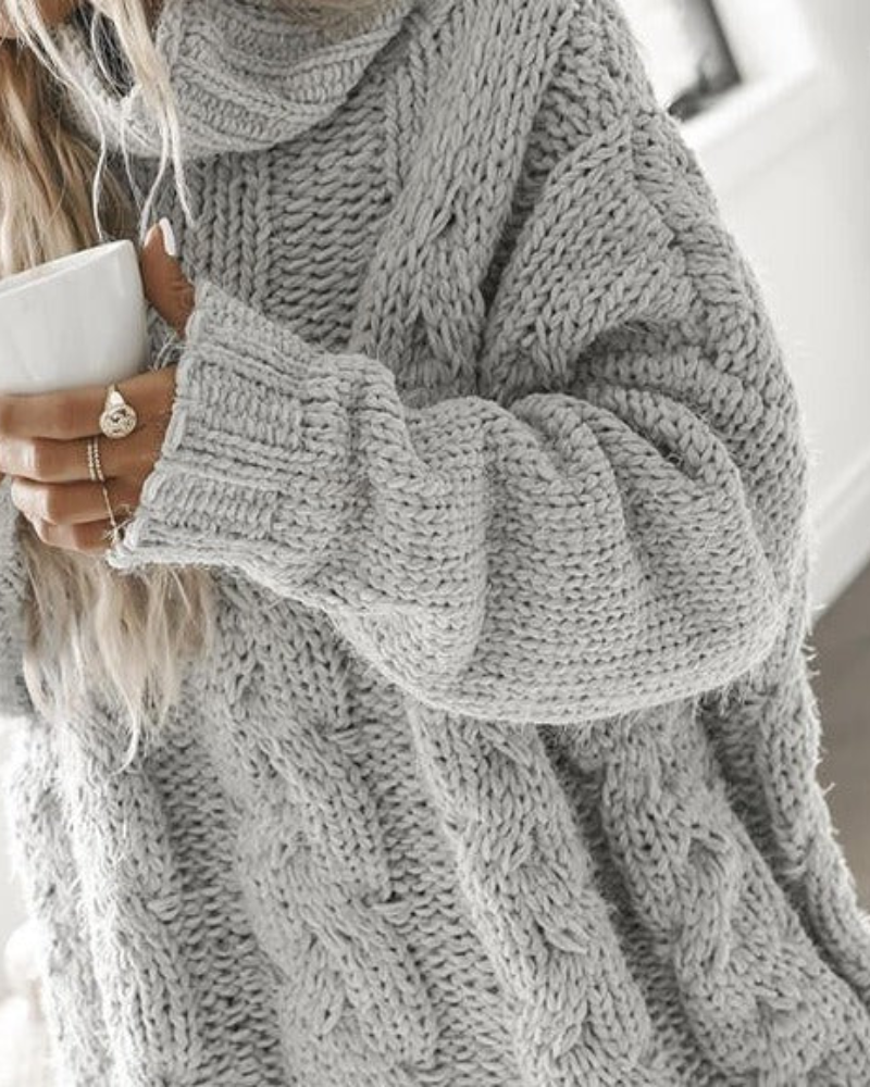 damen-weißer-rollkragenpullover-ausgefallene